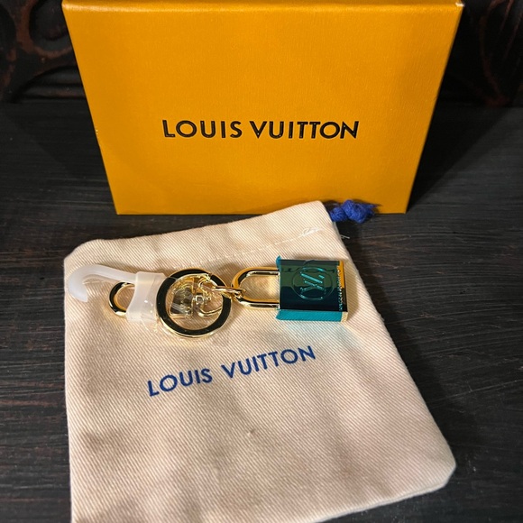 Louis Vuitton Gold Padlock Bag Charm includes dust bag and box - Picture 10 of 13